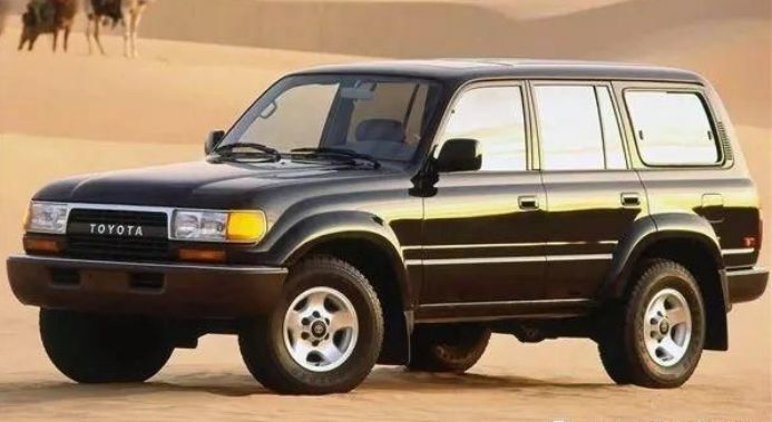 山东舰和辽宁舰哪个航母更强,中国山东舰航空母舰最新消息