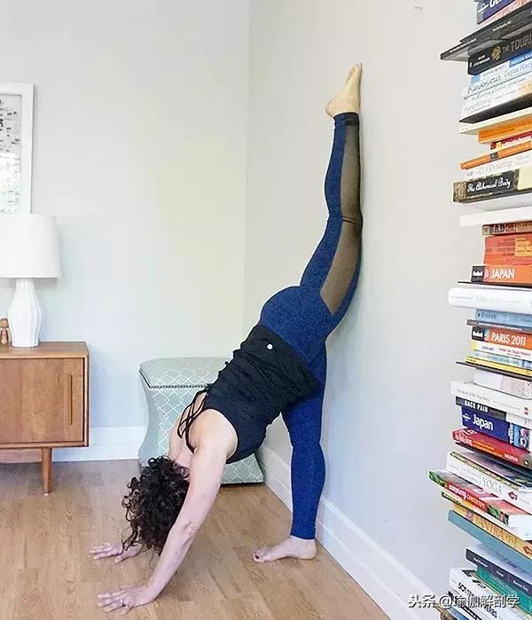 横叉竖叉胯根打不开怎么办,横叉竖叉的练习方法10分钟搞定