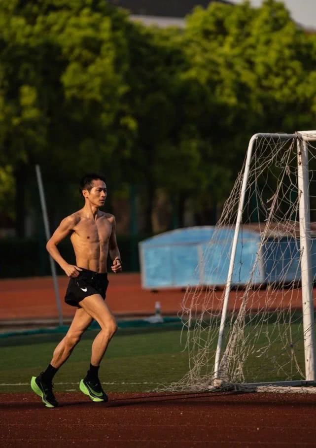 nikealphaflynext%专业跑鞋,nikealphaflynext3跑鞋介绍