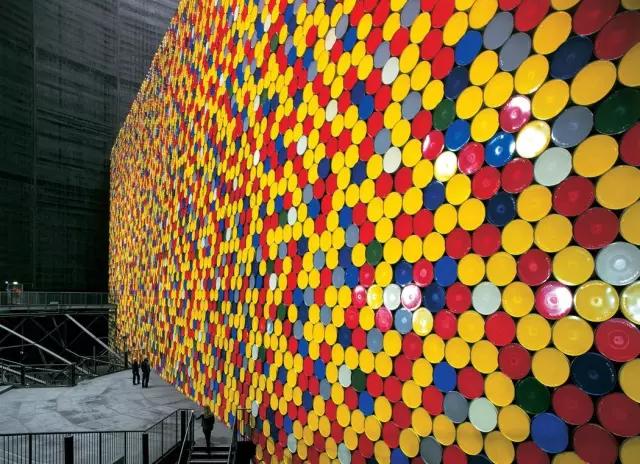 这对夫妇的设计,尺度实在是太大了!