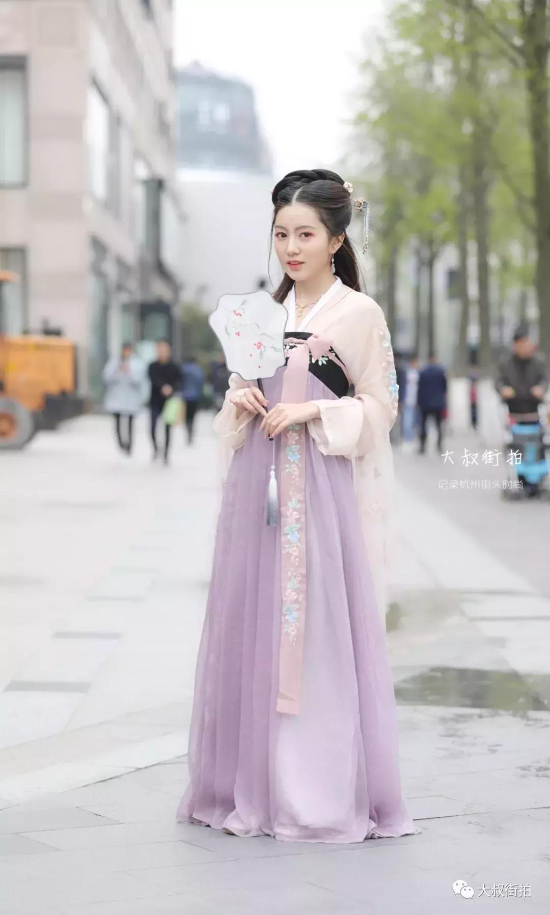 牛仔裤配休闲西装大叔,大叔西装街拍