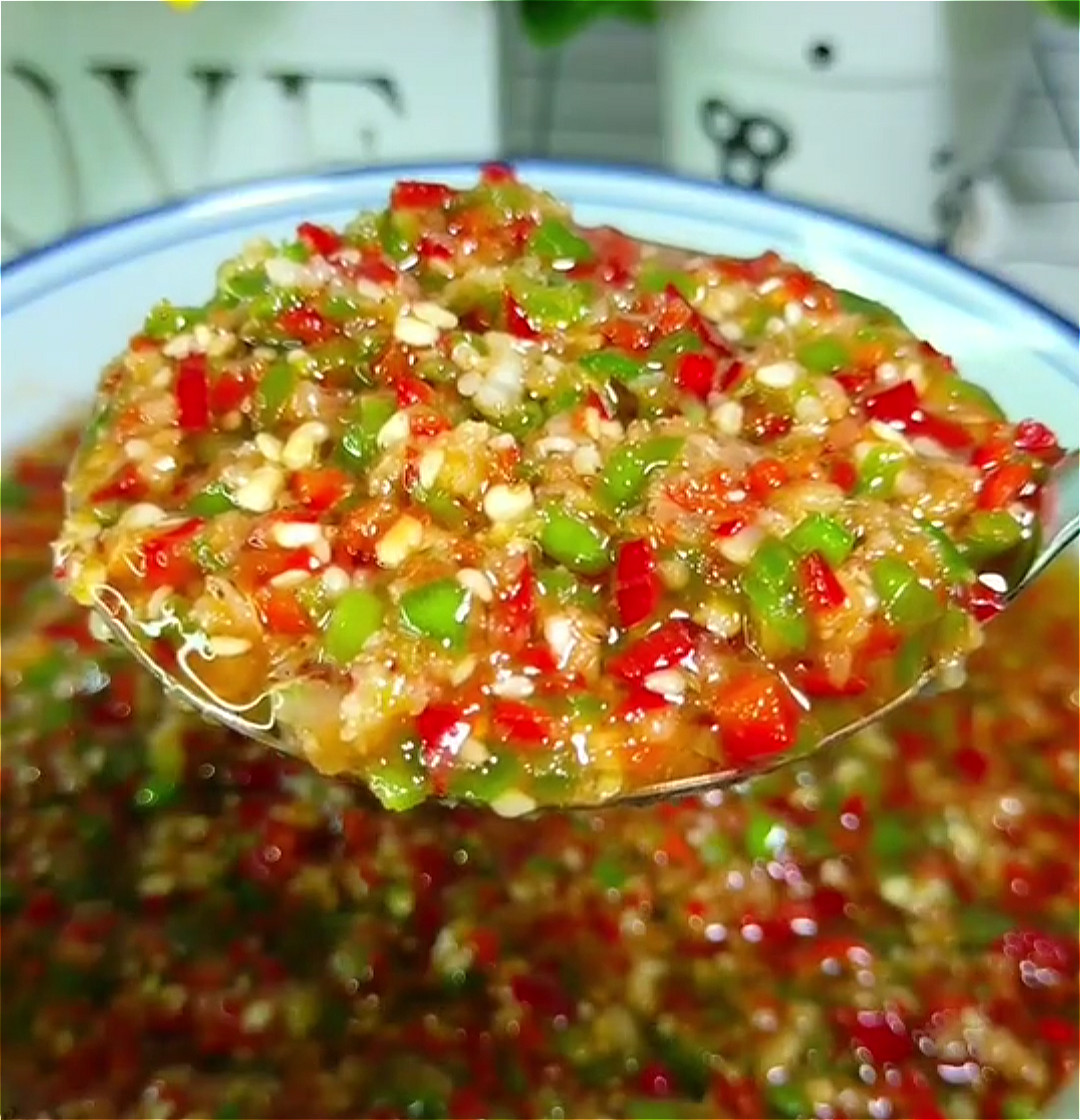 万能蒜蓉辣酱视频教程,万能商用蒜蓉辣酱制作配方