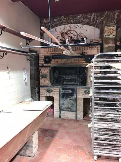 开一家蛋糕面包店赚钱吗,开早餐面包店赚钱吗