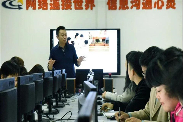 雁塔区航天210小学,航天二一小学