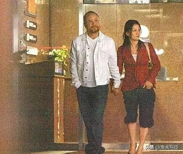 “过气”十年，凭什么她发个问号也能上热搜？