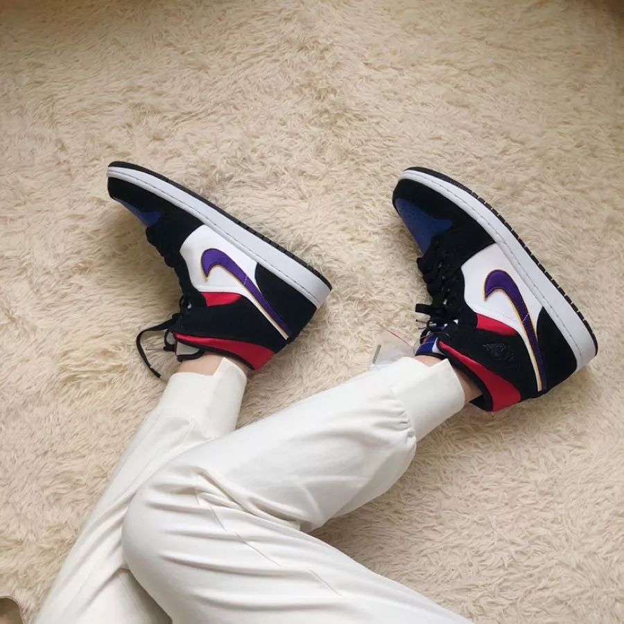 为什么说穿aj1的小姐姐都是极度魅力？近期十佳推荐