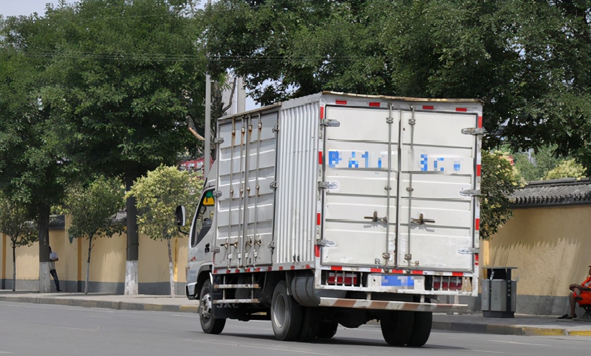 蓝牌轻卡大吨小标如何治理,蓝牌轻卡大吨小标最新政策