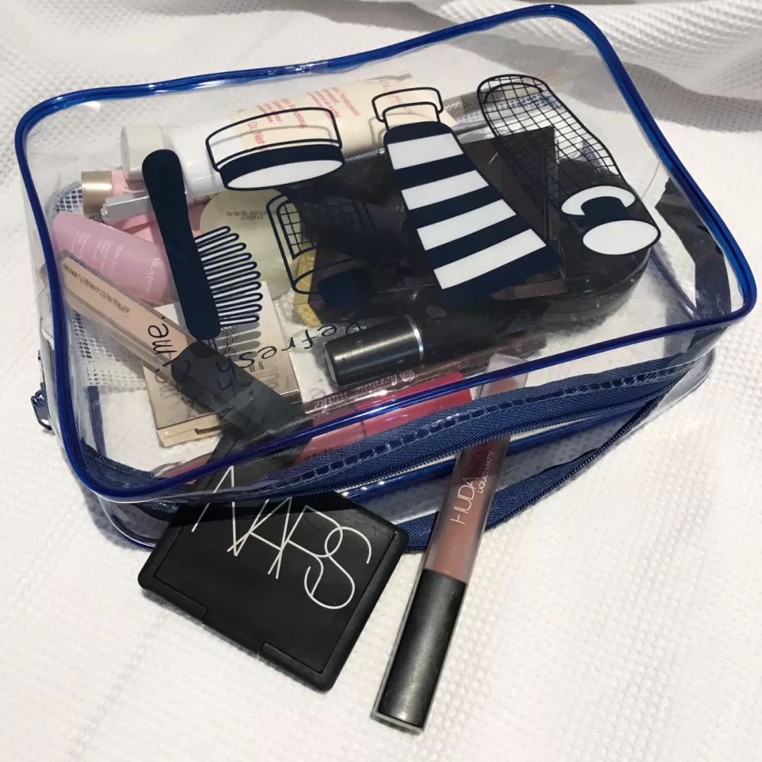 编辑部化妆包大公开,新年出行这样带就够了!