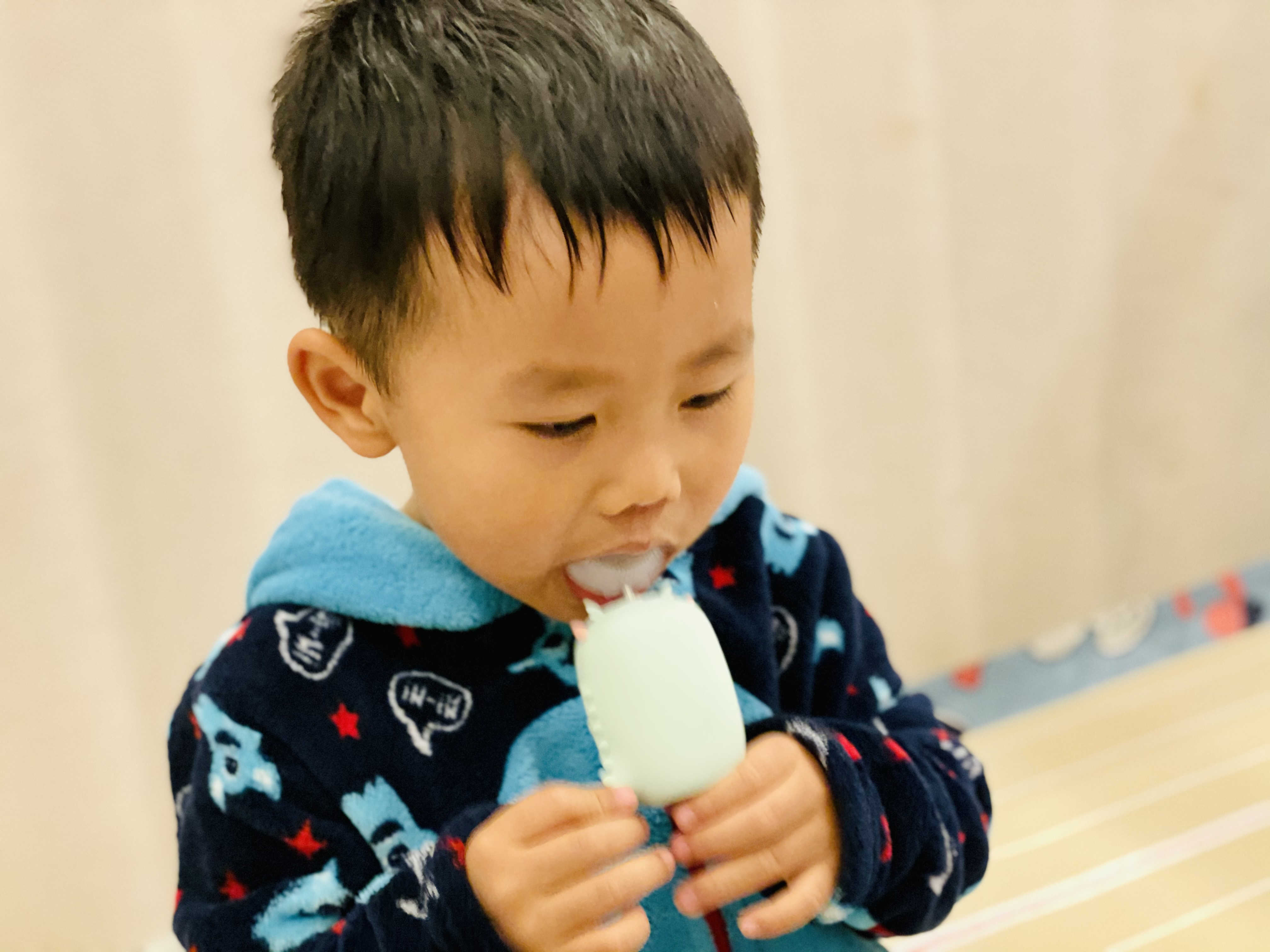 三岁孩子小黑牙父母无知惹的祸,2岁孩子黑牙齿