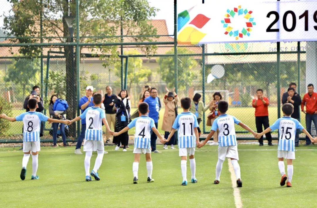 击败恒大足校，富力10梯队夺得足校联盟杯冠军和季军
