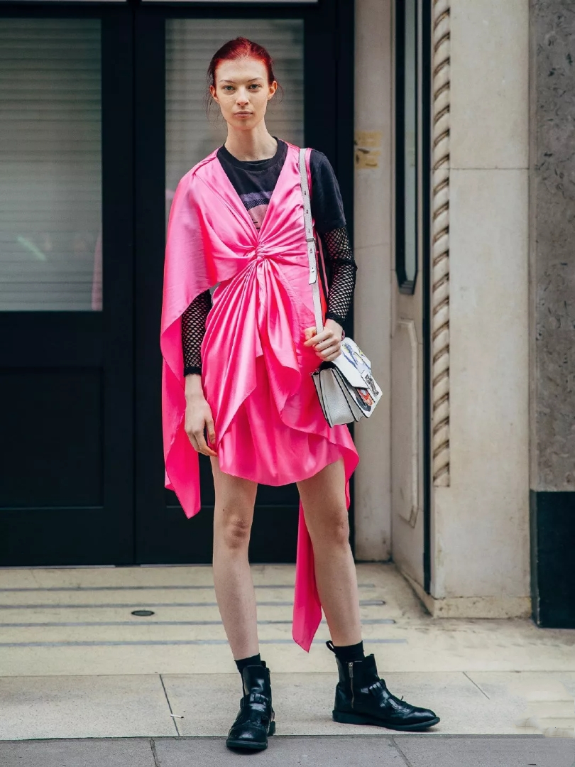 穿这3种流行色显瘦显白 (超显白的时尚潮色)