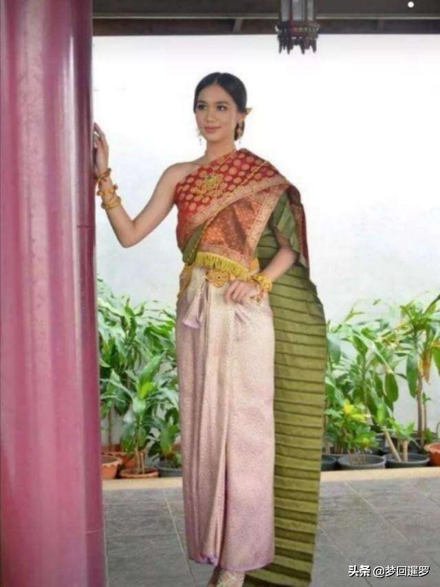 一眼就可以看出的外国服饰,泰国皇室的服饰