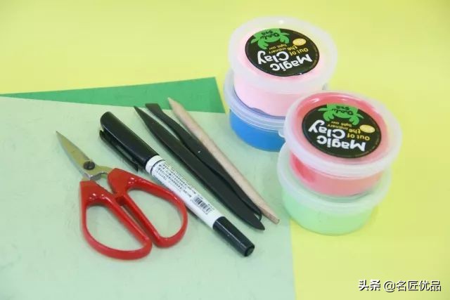 用黏土做简单又可爱的小狮子,小狮子粘土手工制作教程