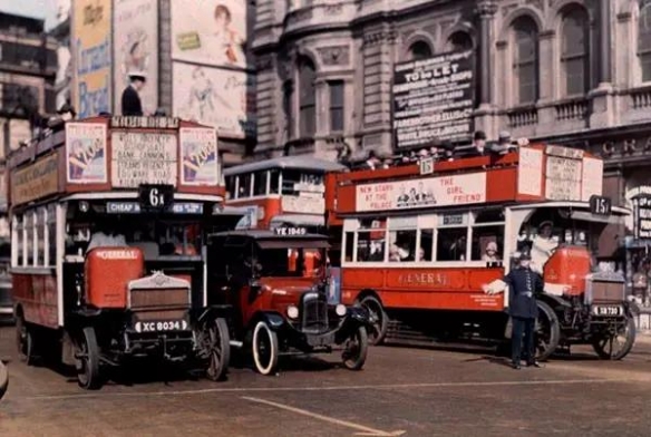 儿童大熊猫合影,儿童大熊猫图片