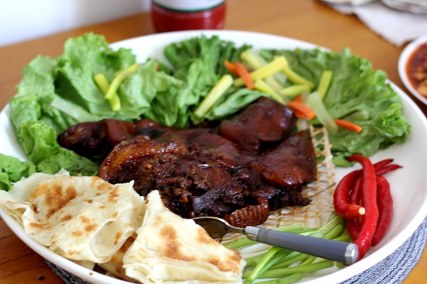 大锅焖猪头正宗做法,焖猪头最正宗的做法