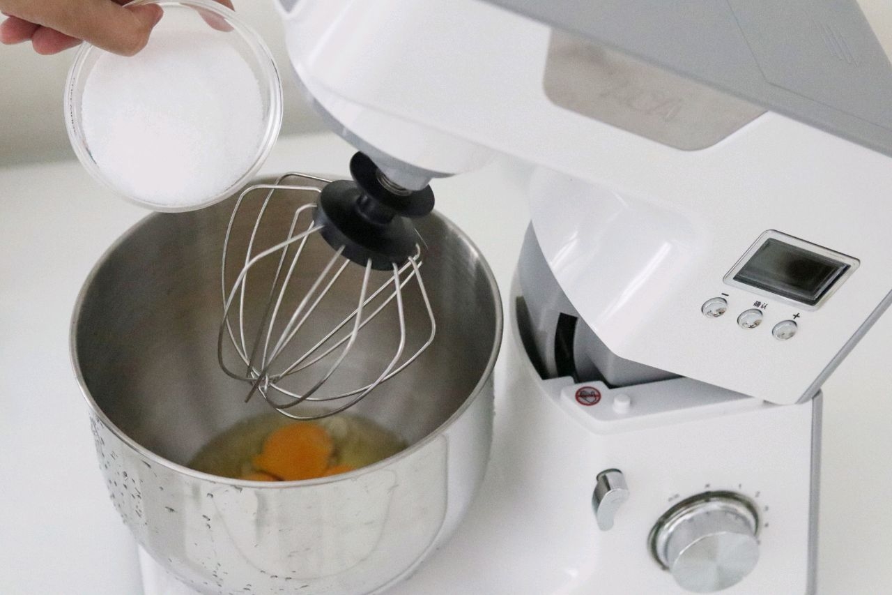 中国翻糖蛋糕大赛惊呆老外视频,足球翻糖蛋糕