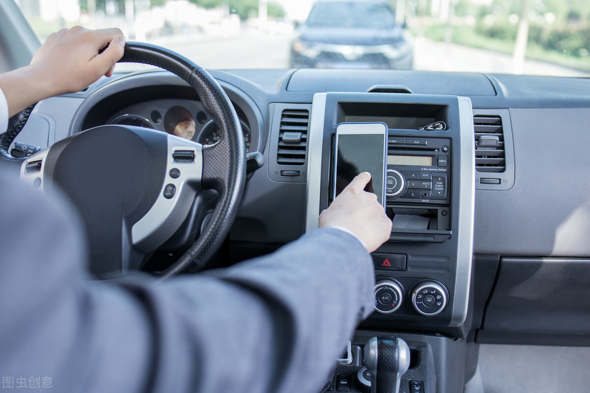 国产新能源轿跑十万,比较好的油电混动轿跑