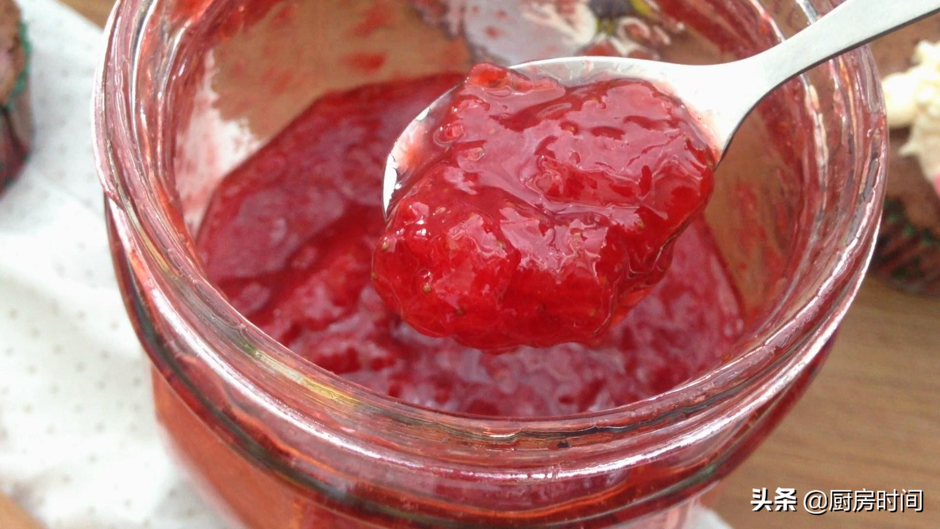 又好吃又简单的草莓酱,酸酸甜甜的草莓酱味道超赞的