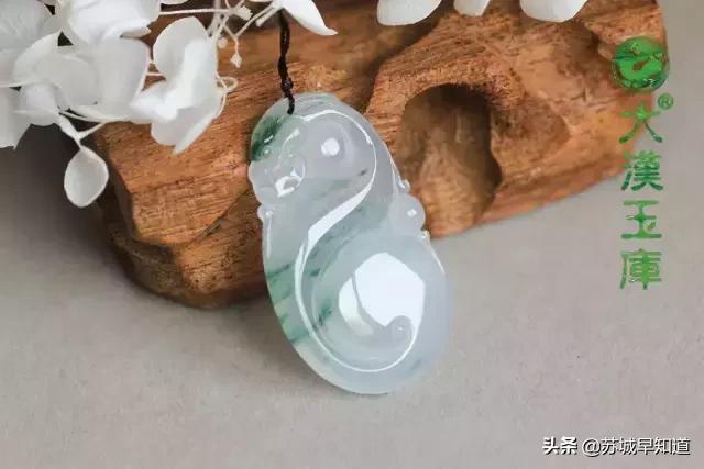 长期佩戴的玉石会不会变小,一直佩戴的翡翠什么样