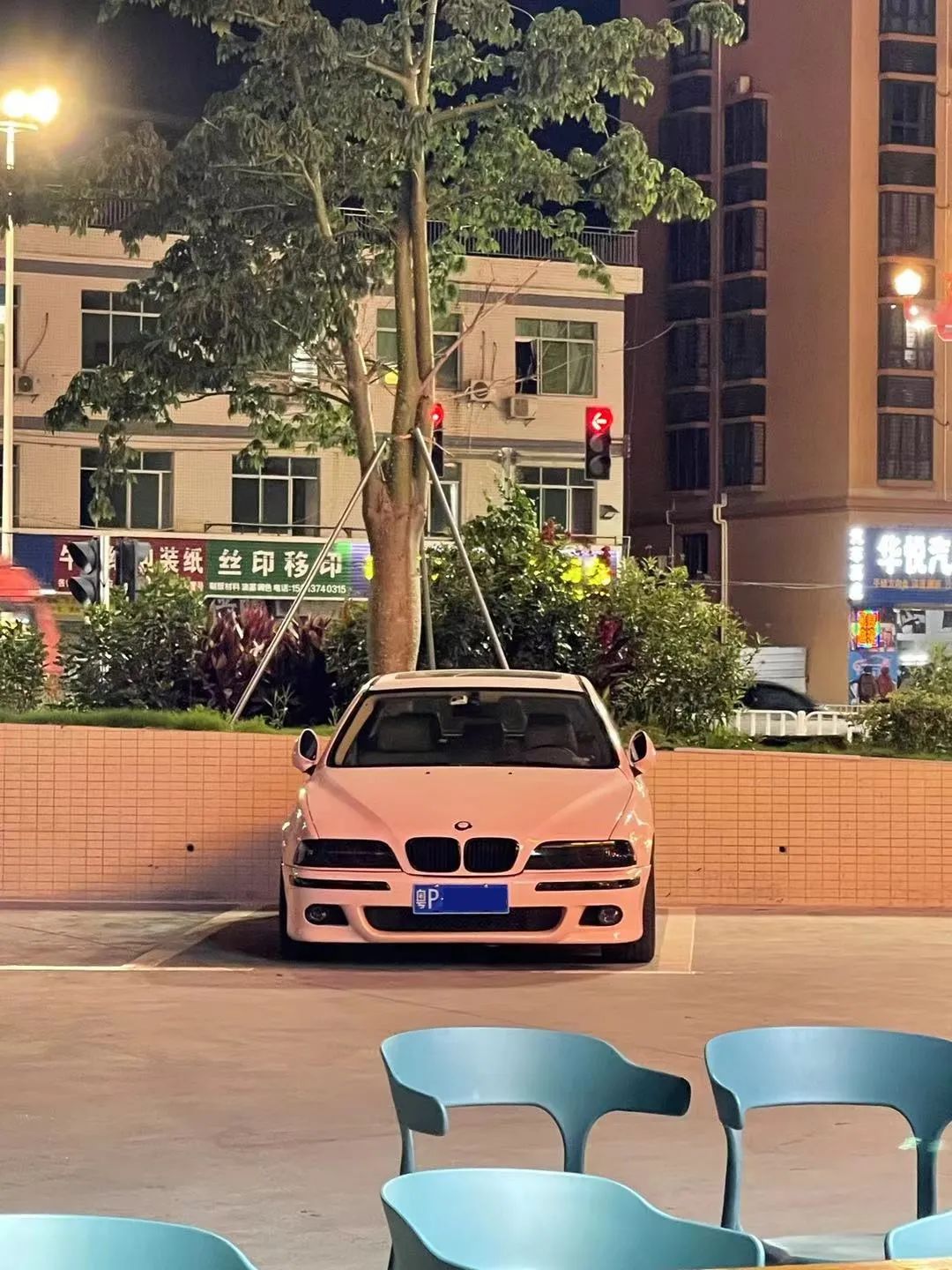 10多年的宝马5系还值得买吗,十年前的宝马5系值得买吗