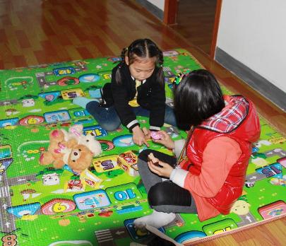 “孩子嘛，有什么办法”熊孩子跑跳成习惯？看机智住户如何反击