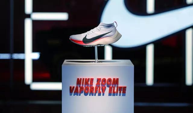 亚瑟士碳板跑鞋metaspeedsky,up302.0elite碳板跑鞋