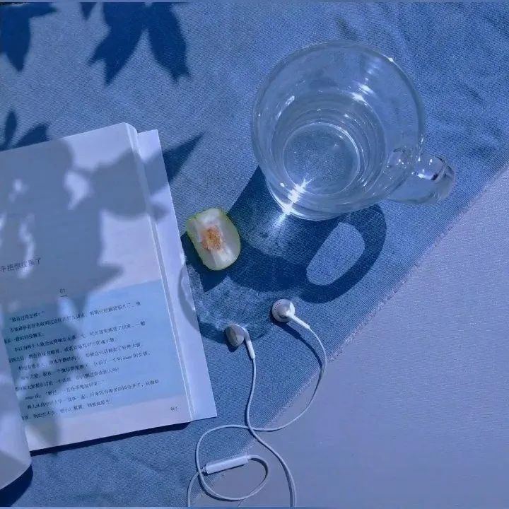 致自己文案高级有深度的句子,适合年会发朋友圈文案句子