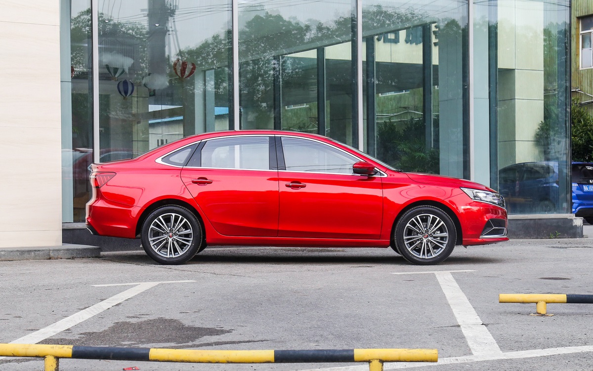 荣威i6同级对比,荣威i6深度体验