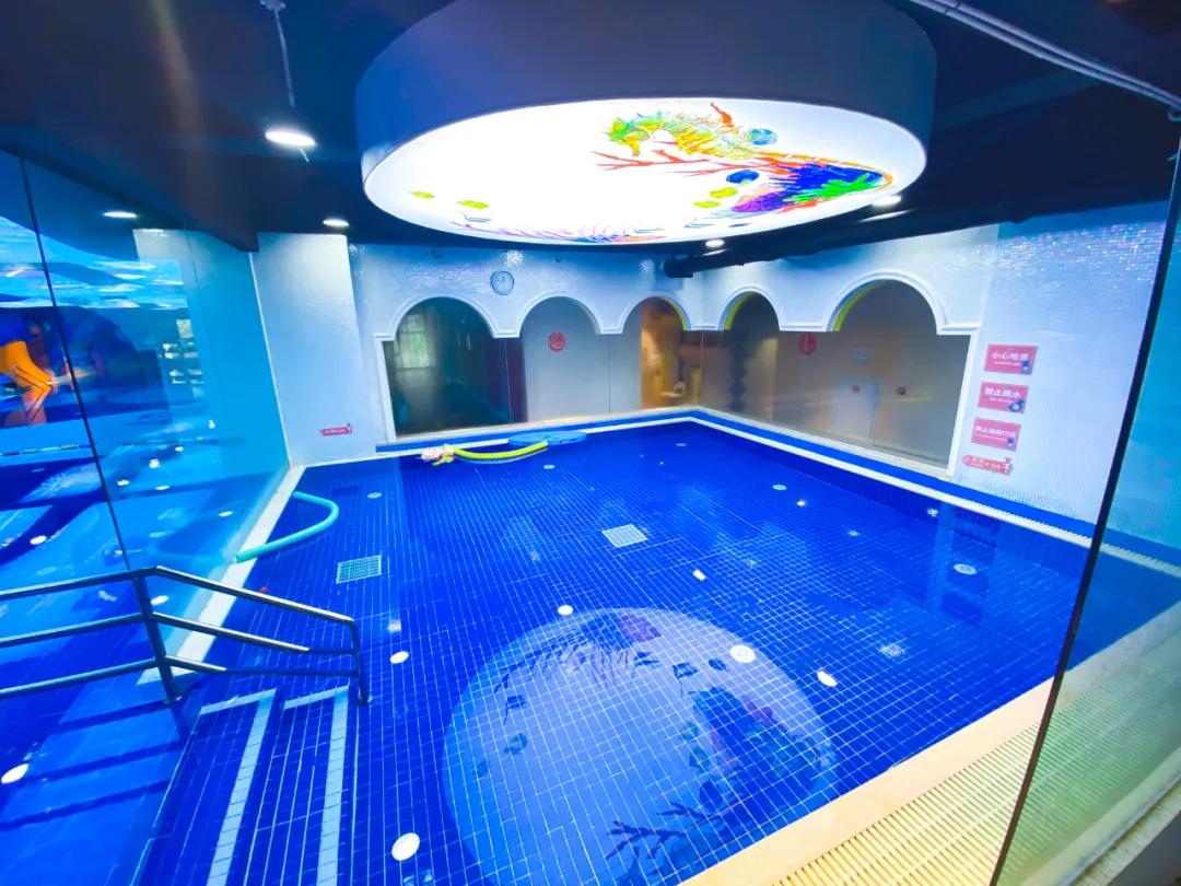 适合大孩子玩的亲子游泳,这家亲子游泳馆真的适合遛娃