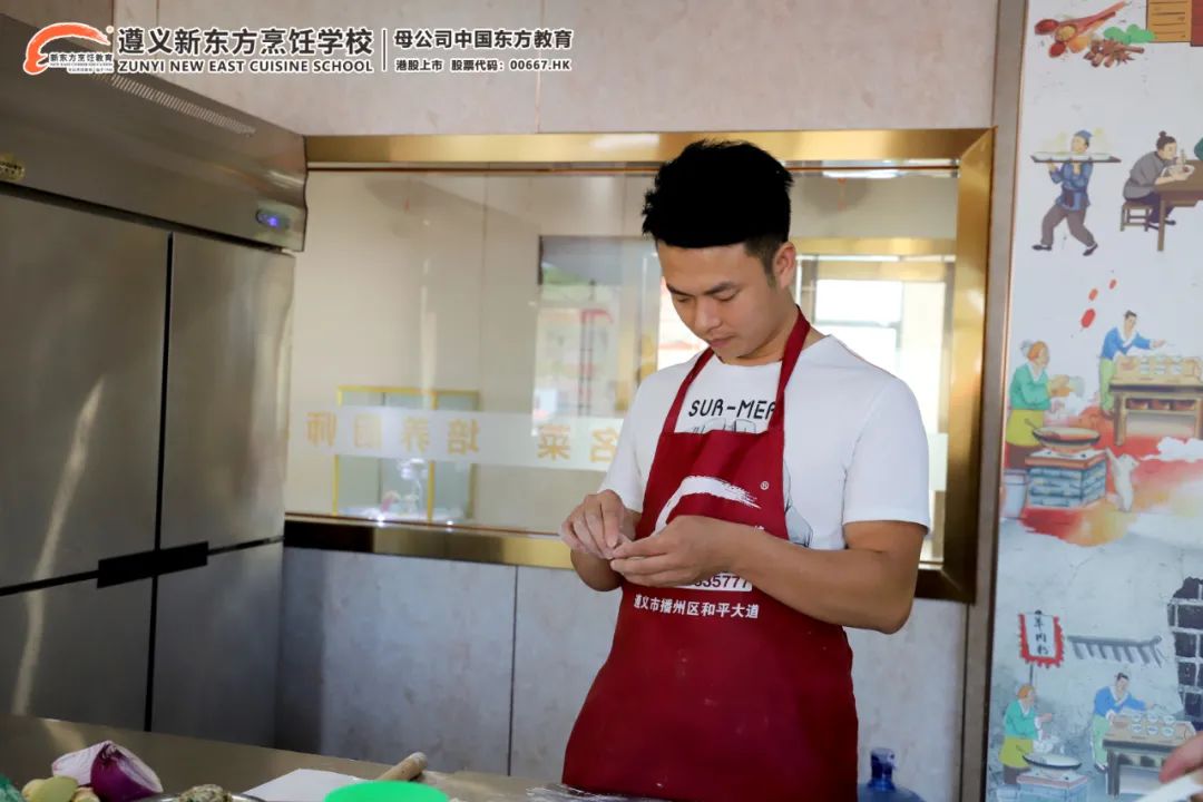 新东方烹饪学校报名学习中餐,遵义新东方烹饪学校的定位是什么