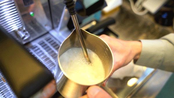 体育西「咖啡研究所」，竟对老广的菠萝啤下手了