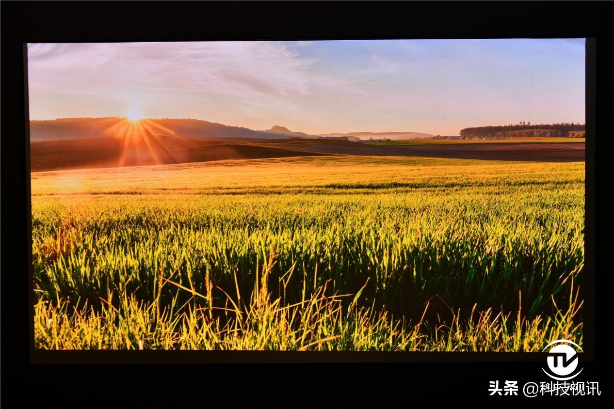 护眼便携影院高亮激光投影,流光溢彩显示器神光同步