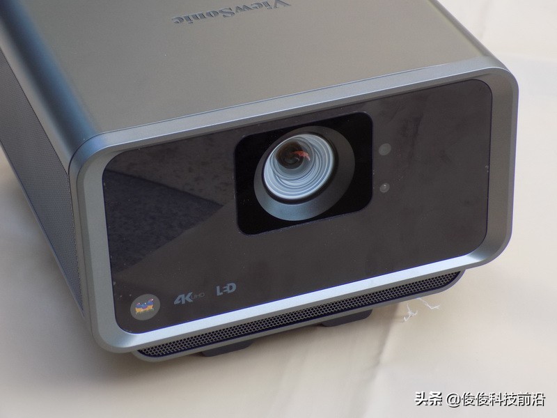 4k巨幕客厅时代专业级家庭影院,4k超清巨幕影院是大屏幕吗