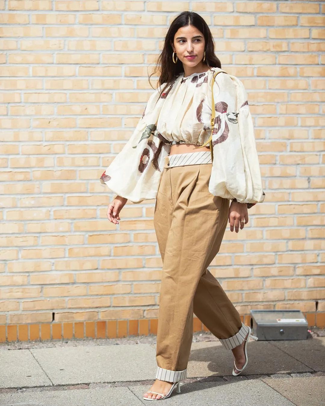 大胸妹子再也不用害怕夏天了，这份指南请收好