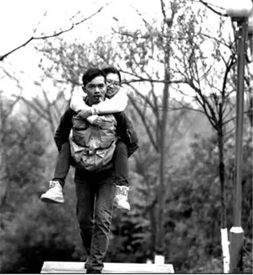 被丁一舟赖敏的爱情感动流泪,丁一舟赖敏结婚照片