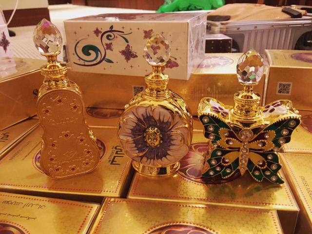 迪拜原装进口玫瑰花精油,迪拜香水女士香水