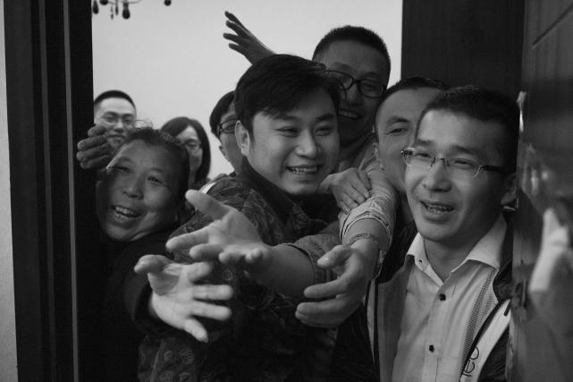 传统婚礼放鞭炮,婚礼迎亲鞭炮习俗