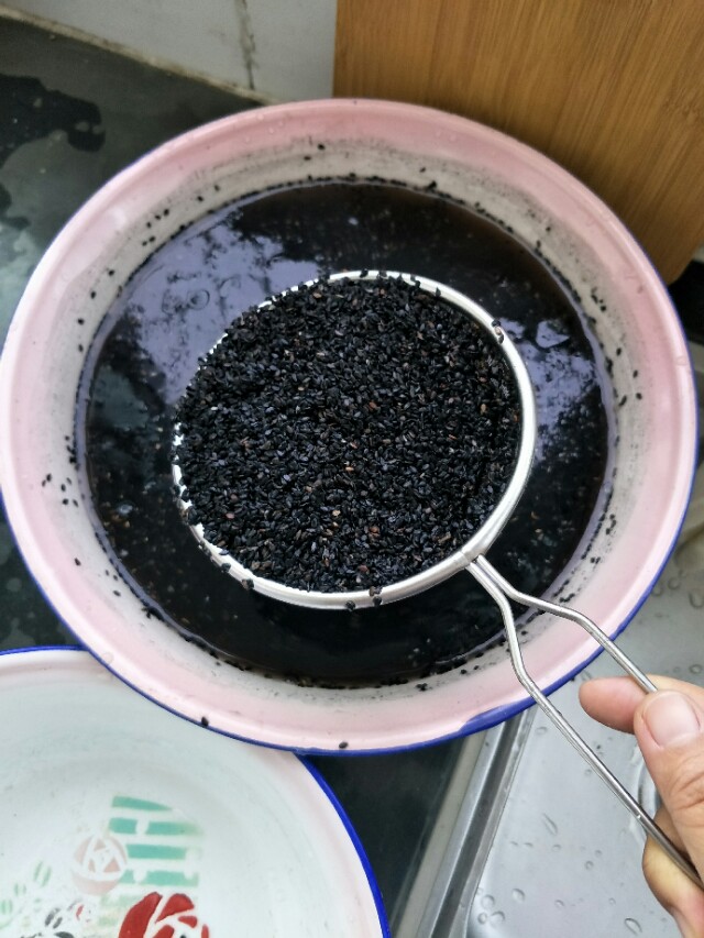 洗芝麻妙招,洗芝麻的小窍门