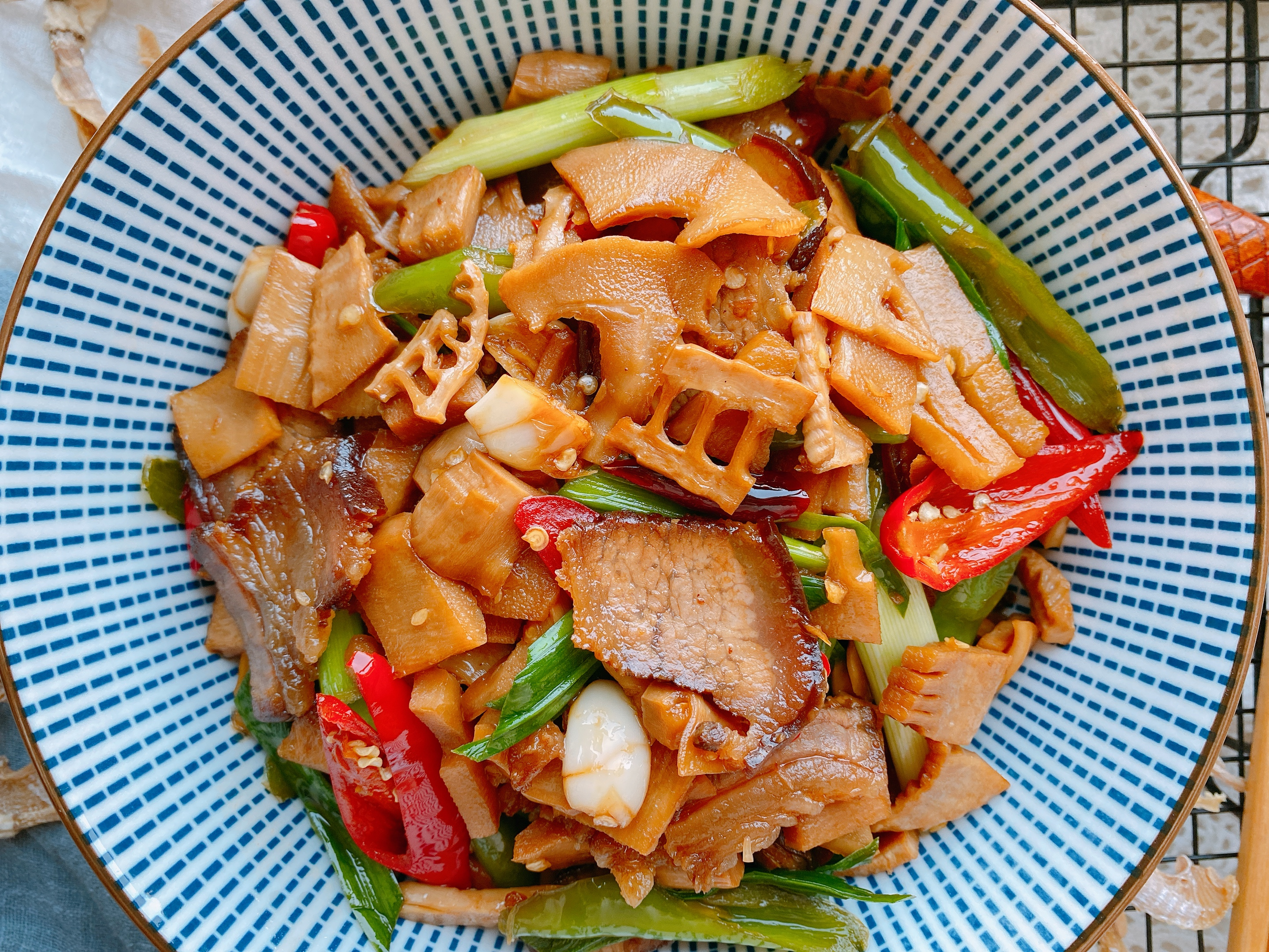 笋干怎样炒好吃又好看,笋干怎么炒又嫩又好吃