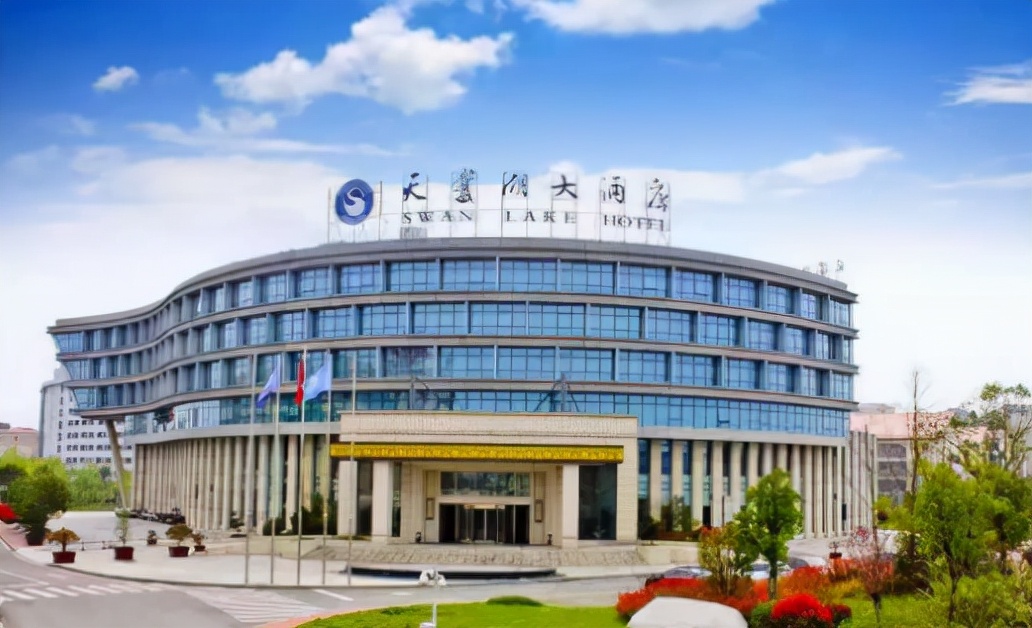 来将军县诗意赏秋,住金寨天鹅湖大酒店