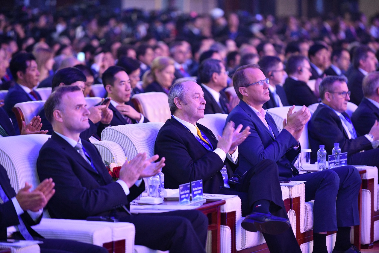 许家印30亿如何撬动3000亿,许家印三年投450亿