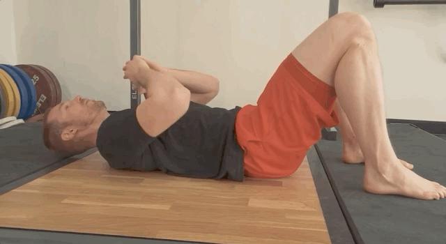 深蹲后膝盖疼还能继续锻炼吗,跑步后深蹲膝盖疼的恢复方法