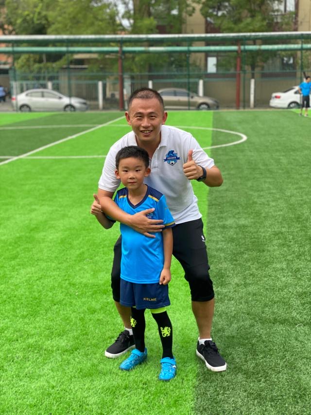 热爱踢球却踢不好,踢球是为了什么