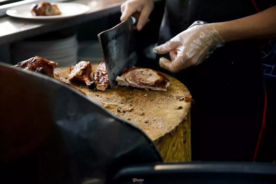 我们跟着本地人吃完这十家店，做了一份最靠谱的三亚美食线路