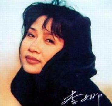 真正的歌坛一姐李娜,李娜出家前最后一次唱青藏高原