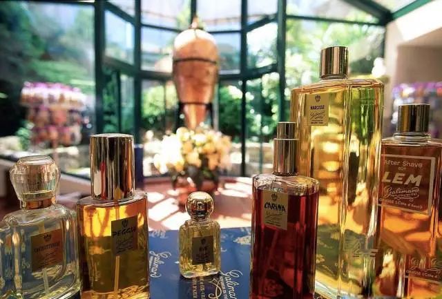 Chanel最新款香水原料诞生地,竟然就藏在这个中世纪小镇!