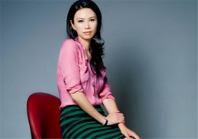 19岁攀50岁教授，给70岁男人生子，邓文迪的百亿身家没那么简单