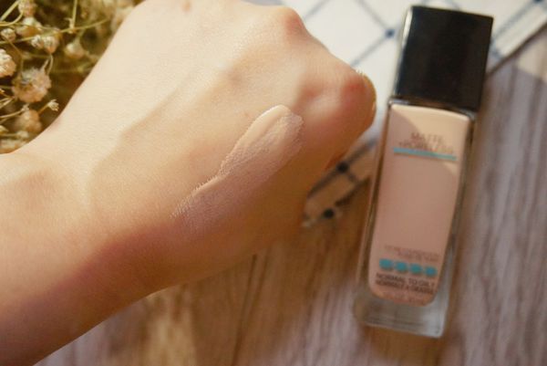 200元以下不暗沉的好用的粉底,超级便宜但好用的粉底液