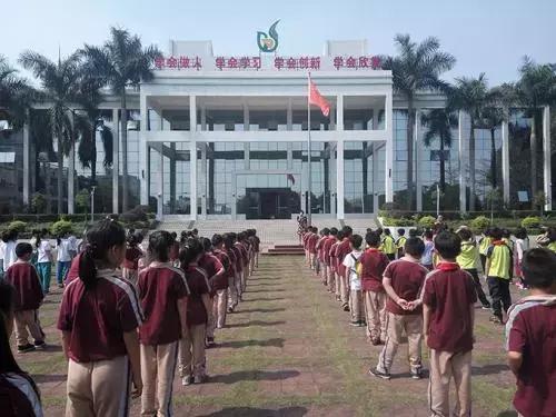 在年岁即将交替的时光里「这一年大岭山都发生了什么大事」