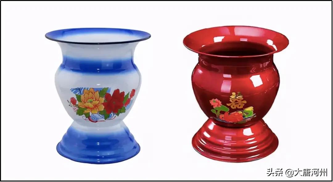 中国的痰盂卖到国外,90年代出口的痰盂